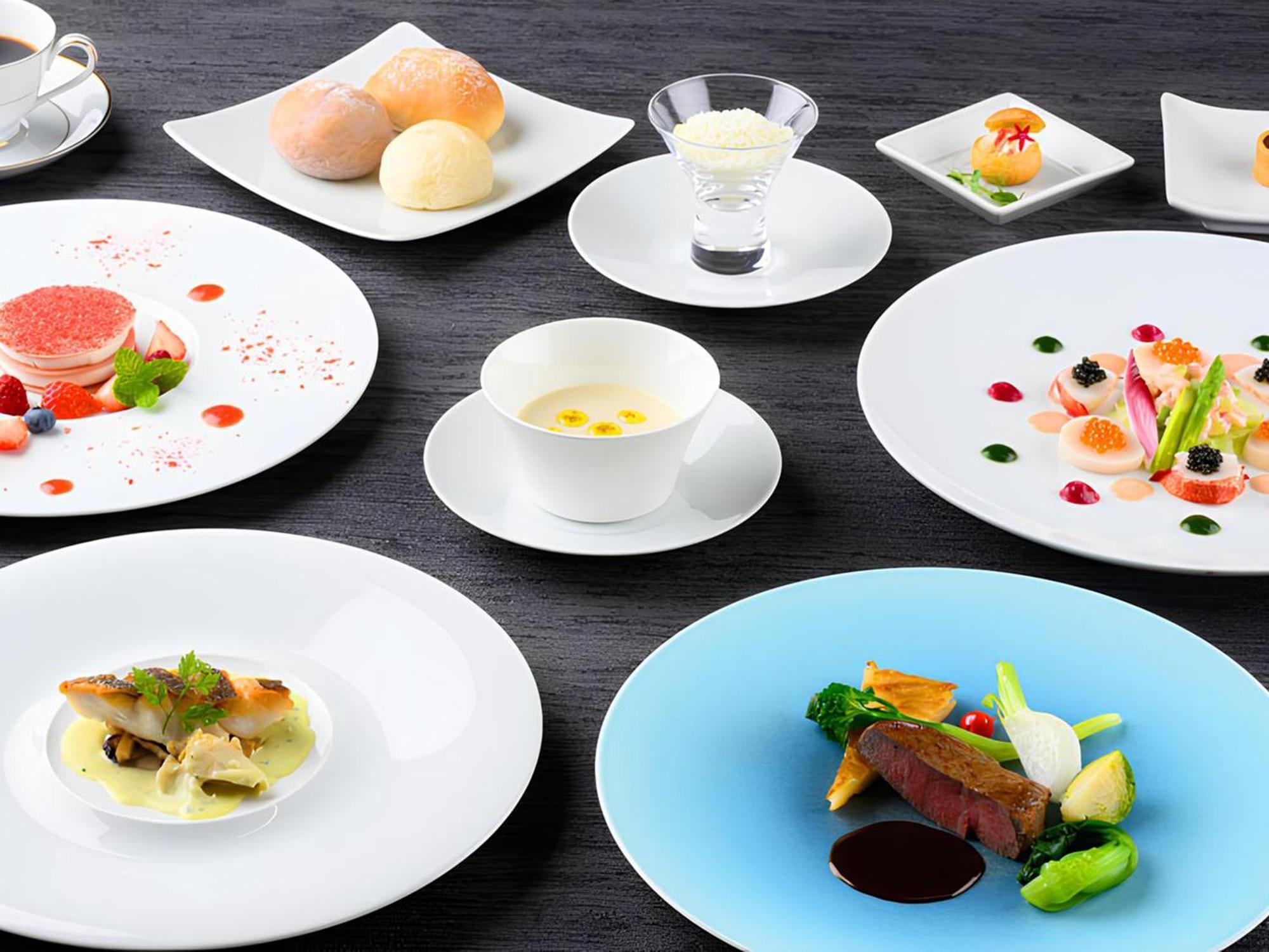 Shin Furano Prince Hotel Nakafurano Exterior foto A selection of French cuisine