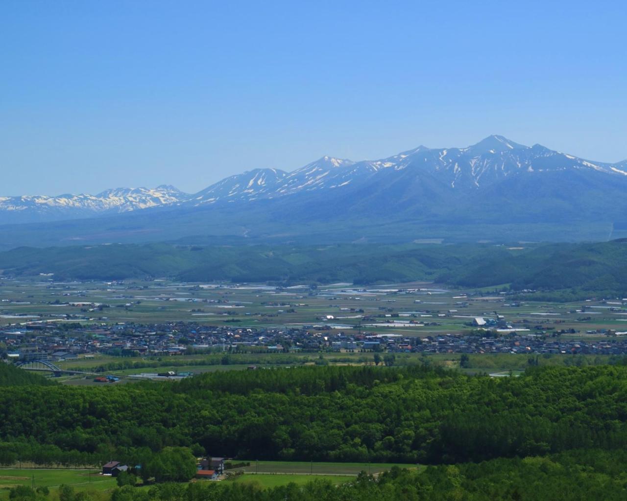 Shin Furano Prince Hotel Nakafurano Exterior foto View of Iida